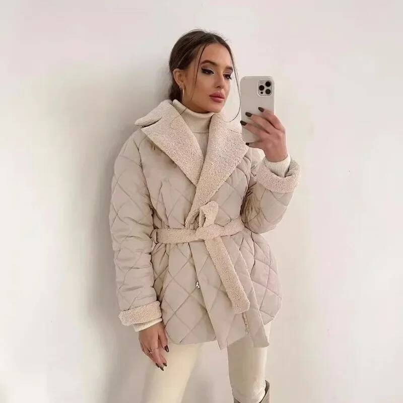 Elegant Quilted With Faux Fur  - Street Fashion Taiwan บทวิจารณ์และราคา