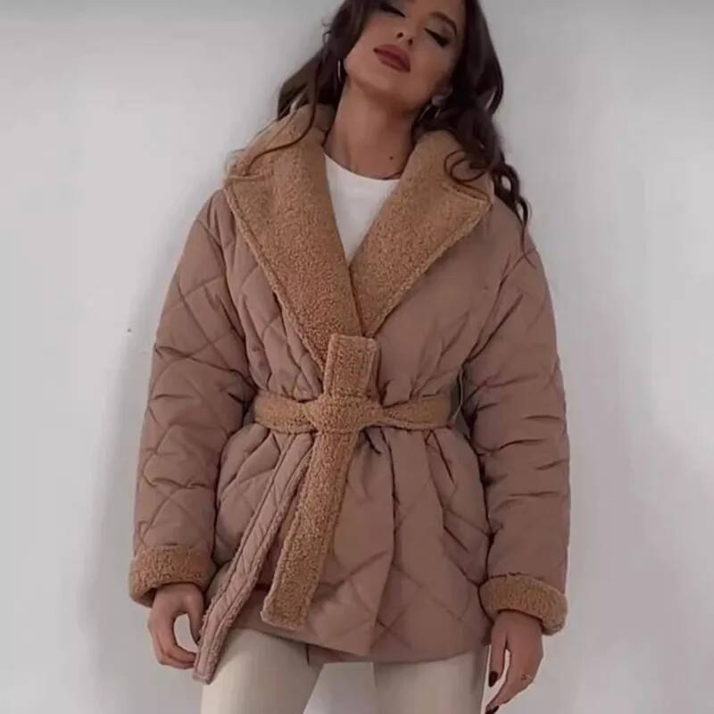 Elegant Quilted With Faux Fur  - Street Fashion Taiwan บทวิจารณ์และราคา
